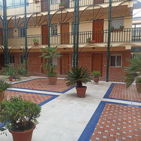 En Patio Sevillano Alameda-Isla Magica Екстер'єр фото